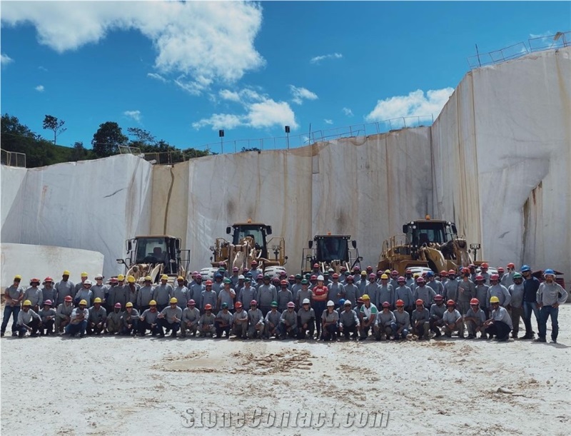 Aurora Boreale Quartzite Quarry