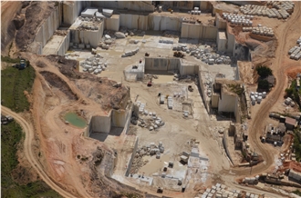 Panafragola Granite - Panna Fragola Granite Quarry