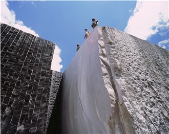 Panafragola Granite - Panna Fragola Granite Quarry