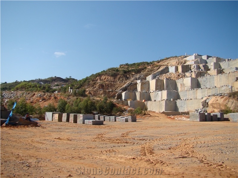 Verde Savana Granite Quarry