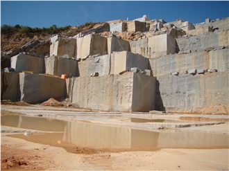 Verde Savana Granite Quarry