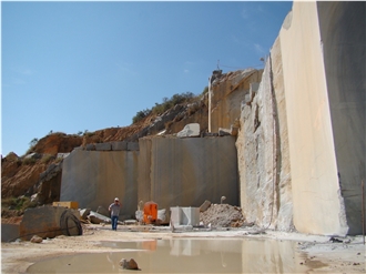 Verde Savana Granite Quarry