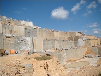 Verde Savana Granite Quarry