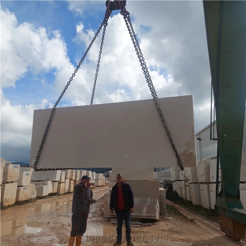 Crema Giulia Limestone Blocks