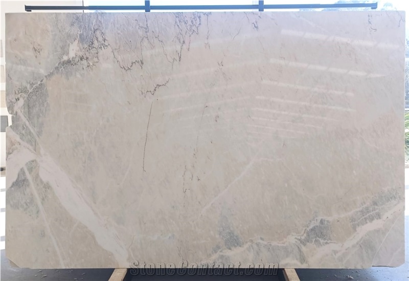 Vigaria Cream Marble Slabs Tiles