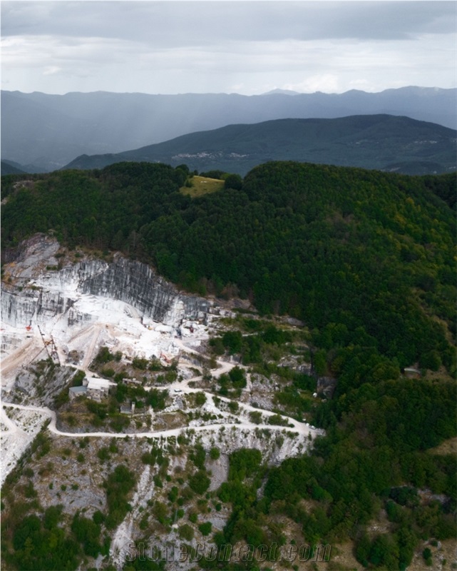 Calacatta Vagli Marble Quarry