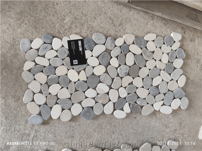Sliced Pebble Mosaic Tiles