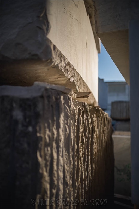 Moca Cream Medium Limestone Quarry