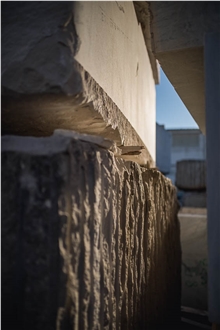 Moca Cream Medium Limestone Quarry