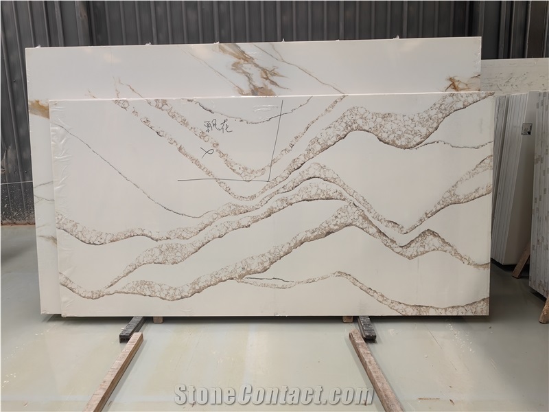 5004 Brittanicca Quartz Gold Veins Solid Surface Table Tops