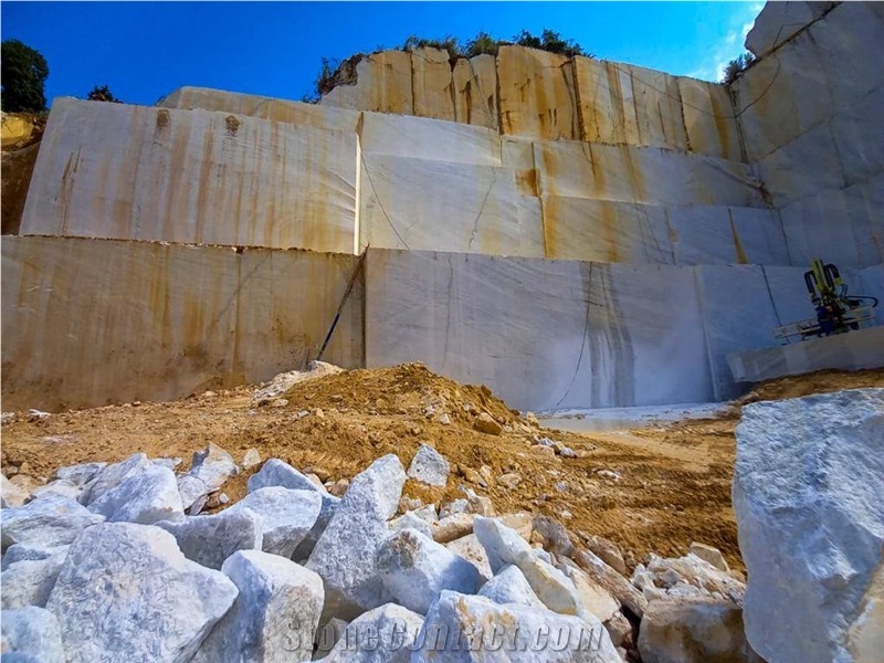 Alpinus Granite - Alpinus Super Crystal Granite Quarry