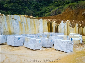 Alpinus Granite - Alpinus Super Crystal Granite Quarry