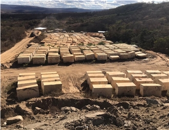 Alpinus Granite - Alpinus Super Crystal Granite Quarry