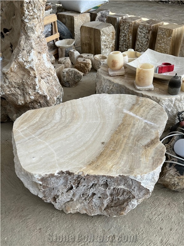 Onyx Table