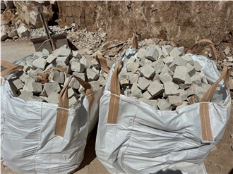 Portuguese Beige Limestone Cobblestone, Cube Stone Pavers