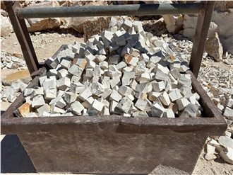 Portuguese Beige Limestone Cobblestone, Cube Stone Pavers