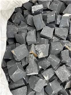 Portuguese Gray Limestone Cobblestone Pavers