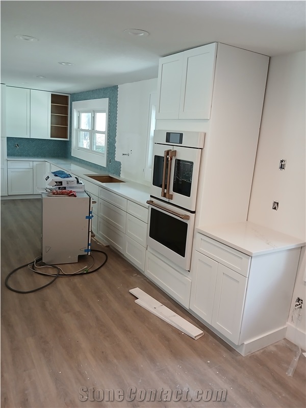 Alba Quartz Kitchen Countertop Installation