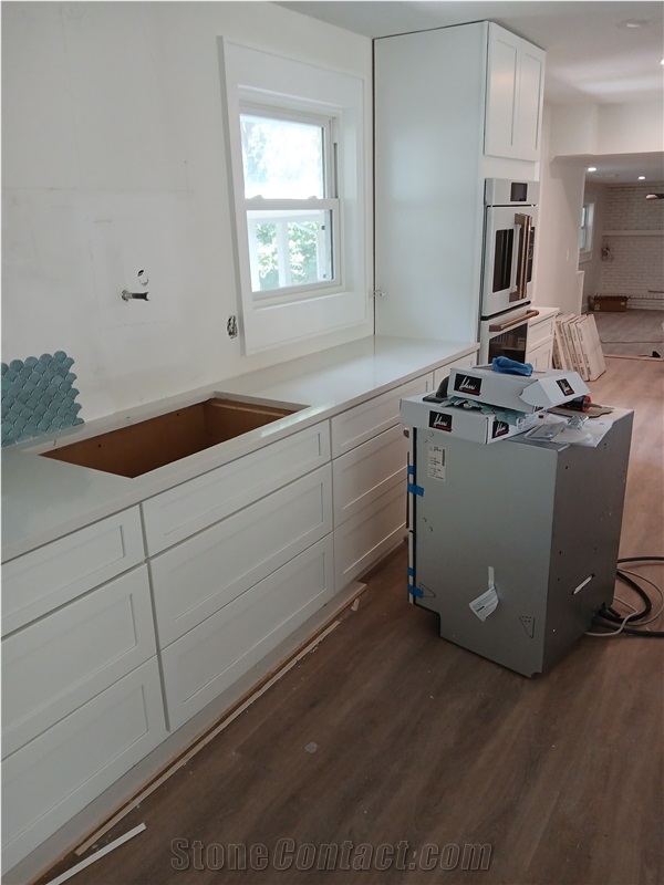 Alba Quartz Kitchen Countertop Installation