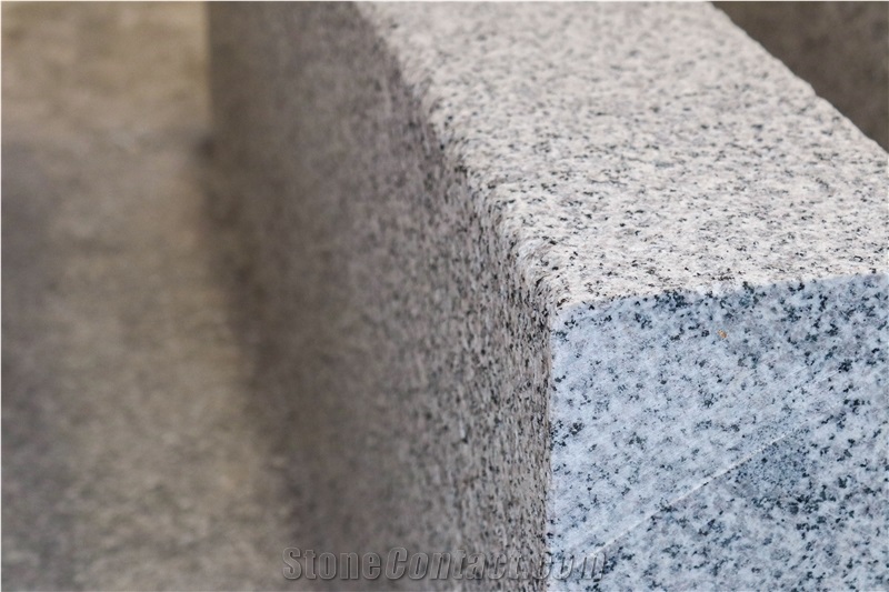 Natanz White Granite Flamed Kerbstone