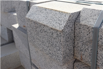 Natanz White Granite Flamed Kerbstone