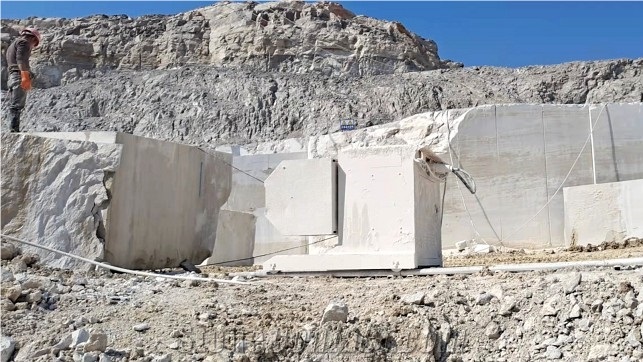 Athen Grey Marble- Grey Wood Grain Marble Quarry
