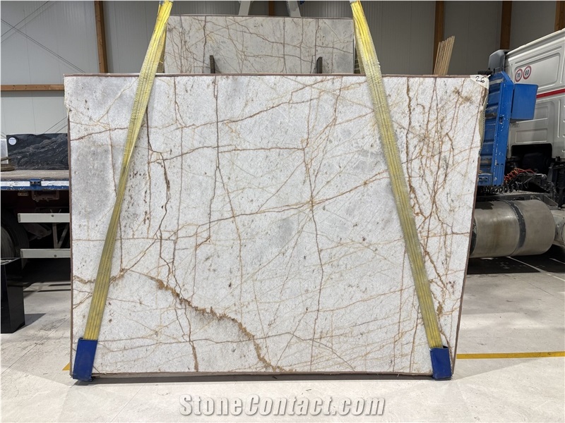 Cristallo Imperiale Vena Oro Quartzite Slabs