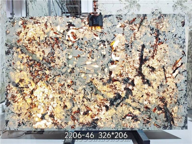 Splendor White  Granite Slabs