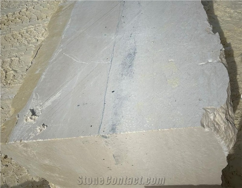 Crema Luna Limestone Blocks