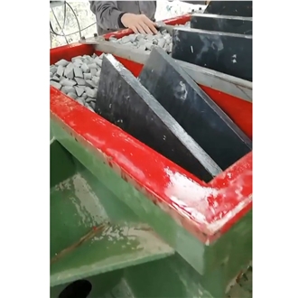 T1800- T2800 Vibratory Finishing Machine (Linear Type)