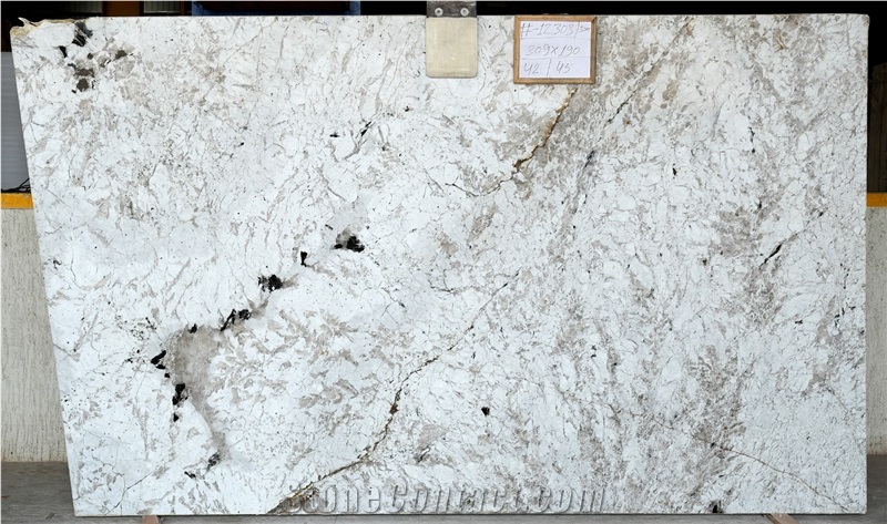 Aiduram White Granite Slabs
