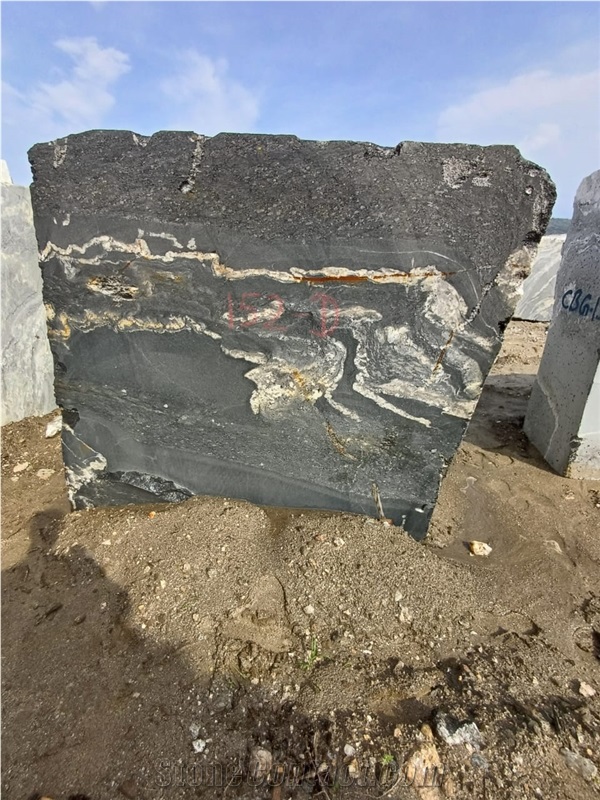 NIKYA GOLD GRANITE BLOCKS