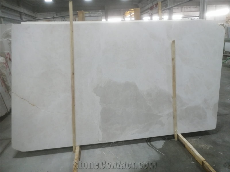 Vanilla Ice Cloudy Polished Marble Slabs