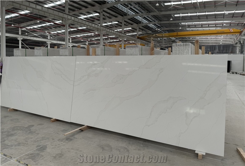 Hot Sale Bookmatched Calacatta Quartz Slabs
