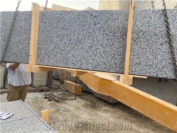 New Halayeb Granite Slabs