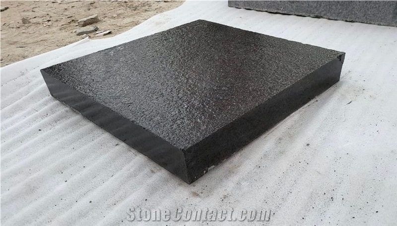 R Black Granite Slabs