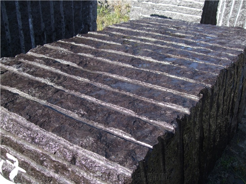 Marrom Cohiba Angola Brown Granite Blocks