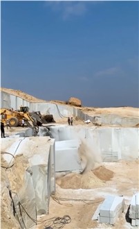Cinza Caraculo Granite Quarry