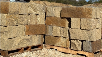 Atumun Blend Sandstone Sawn Top And Bottom Dry Wall Stone