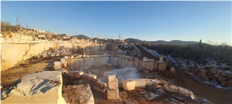 Kastamonu Royal Beige Marble Quarry