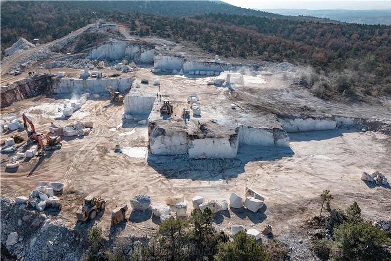 Bianco Fontana Marble - Cavdarhisar, Kutahya Quarry