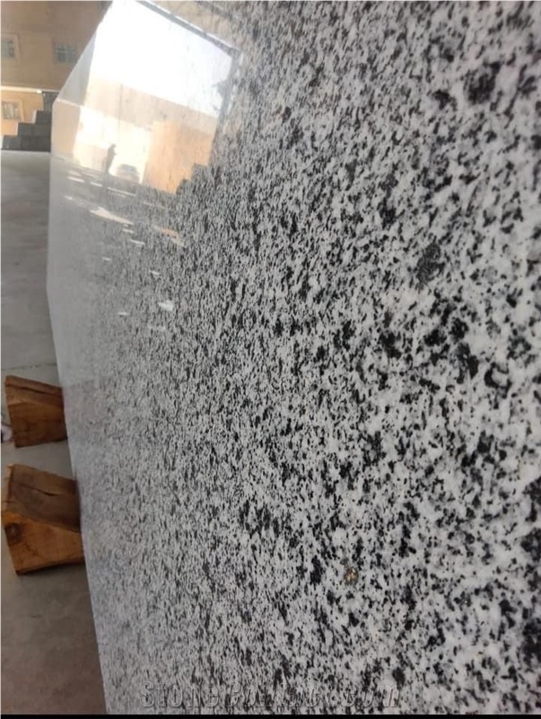 New Halayeb Granite Slabs