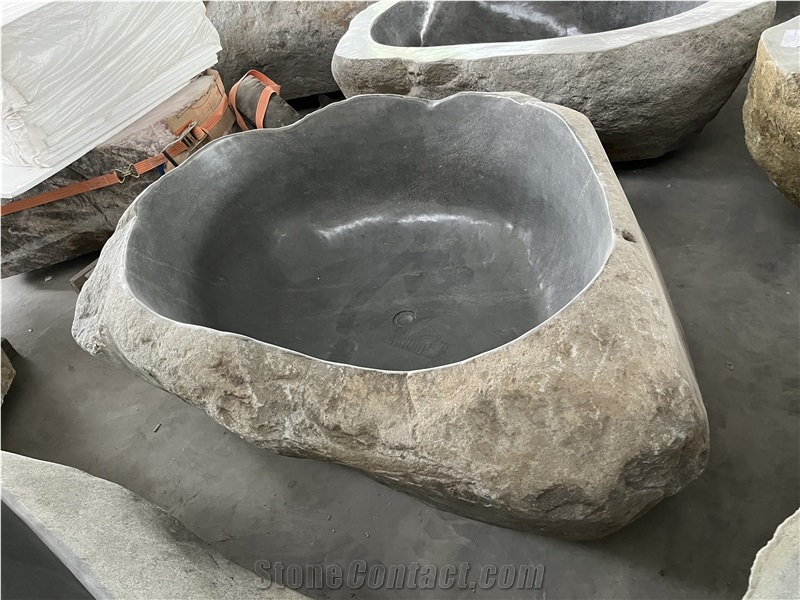 River Stone Bathtub