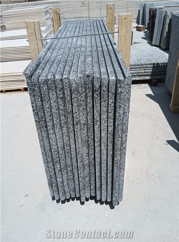 New Halayeb Caps Granite Headstones, Gravestones