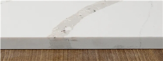 White Quality-Ensured Artificial Calacatta Quartz Slabs For Kitchen
