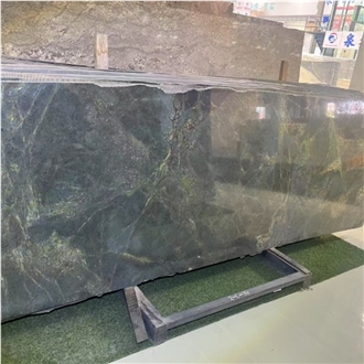 Golden Lightning Granite Slabs