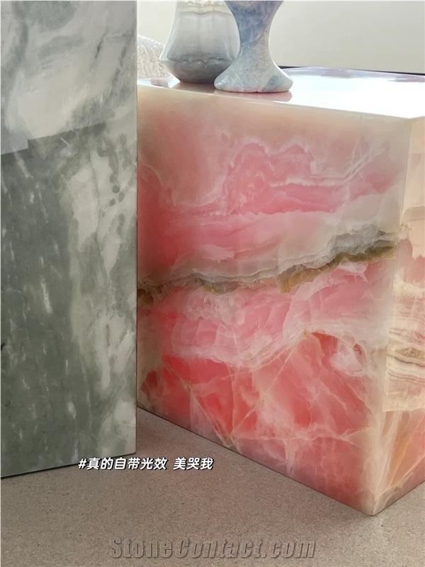 Onyx Table