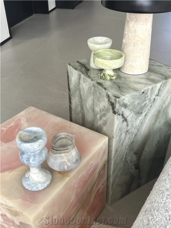 Onyx Table