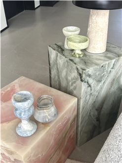 Onyx Table