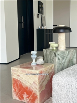 Onyx Table